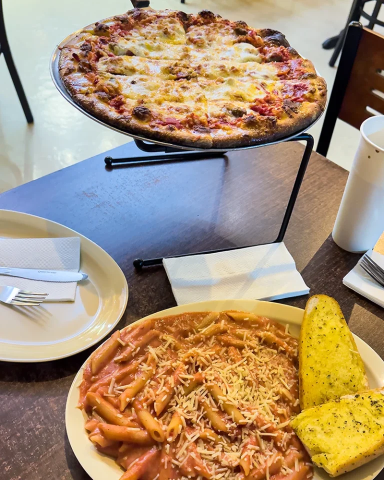 Joe & Ernie’s Pizzeria In Eastlake